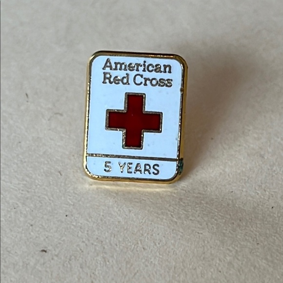 Vintage 24K Gold Plated American Red Cross Fifteen Years Lapel Pin - Picture 1 of 6
